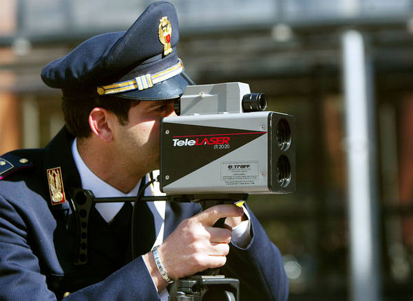 Polizia Stradale: Stop all' uso delle apparecchiature telelaser