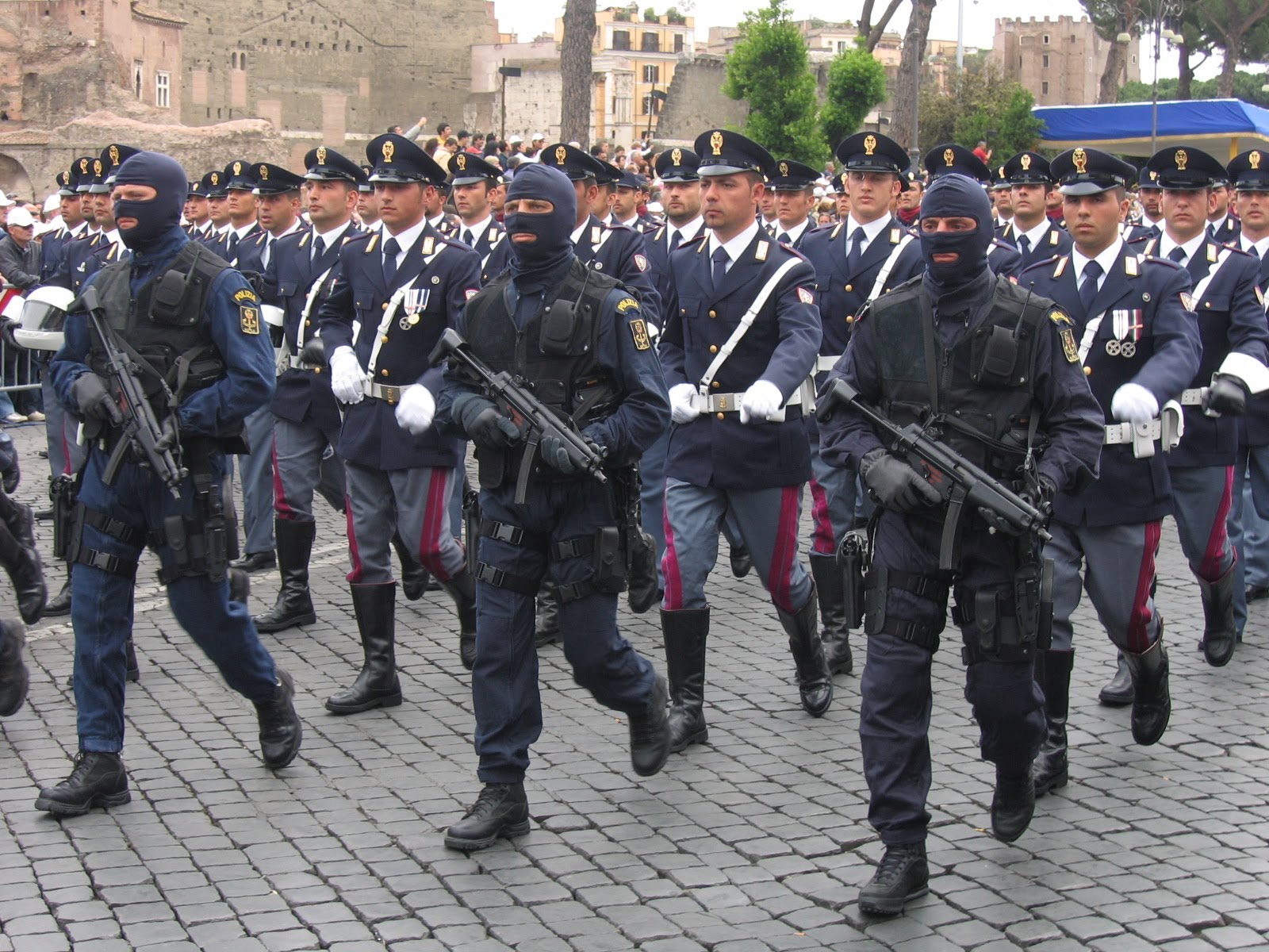 RIFIUTI IN CAMPANIA: Assolto con formula piena il capo della Polizia