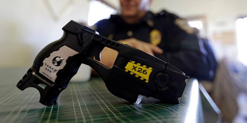 Iniziata la fase sperimentale per l'utilizzo di pistola ad impulsi elettrici TASER